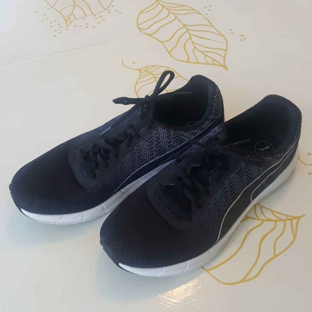 Puma Sneakers